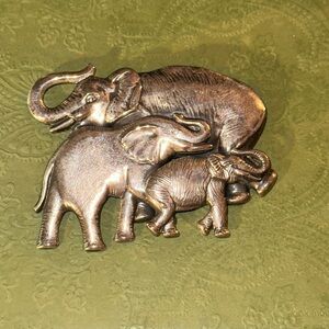 Cute elephant family pin/brooch combo